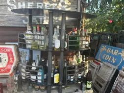 Bar-counter-metal-2.webp