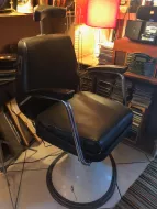 Barber-Chair-black-leather.webp