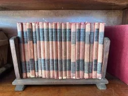 Books-11.webp