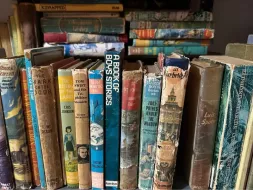 Books-40.webp