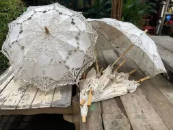 Hand-Held-Umbrellas-1.webp